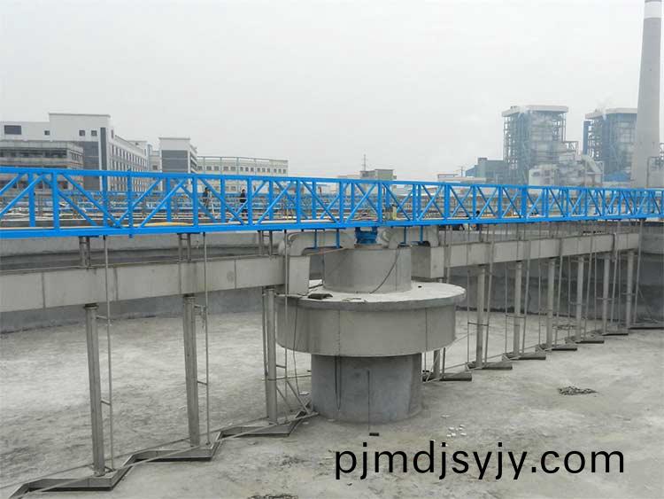 週邊轉動颳吸(xi)泥機(ji)